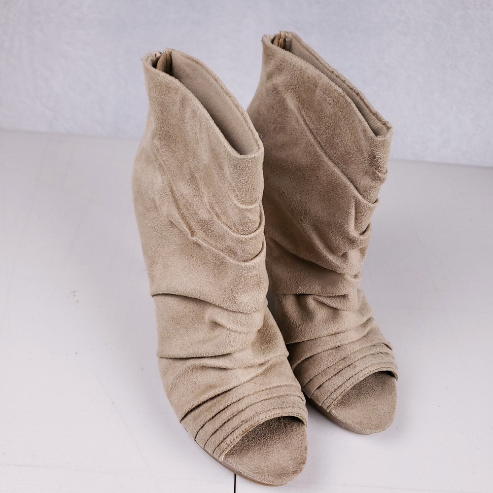 Fioni Peep Toe Slouch Heeled Booties Size 8.5 Tan Neutral Y2K Streetwear